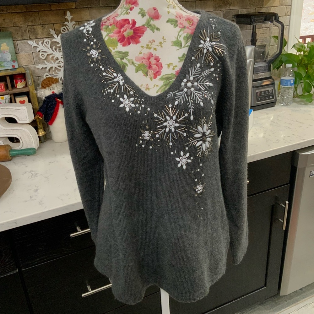 J Jill Beaded Embellished Snowflake Sweater Gray Yak Blend V Neck Large Petite